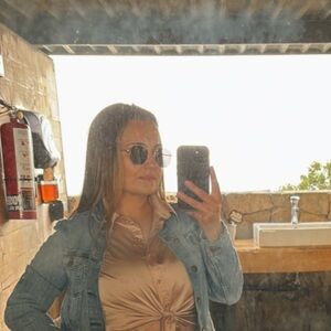 Meet your Posher, Ariana